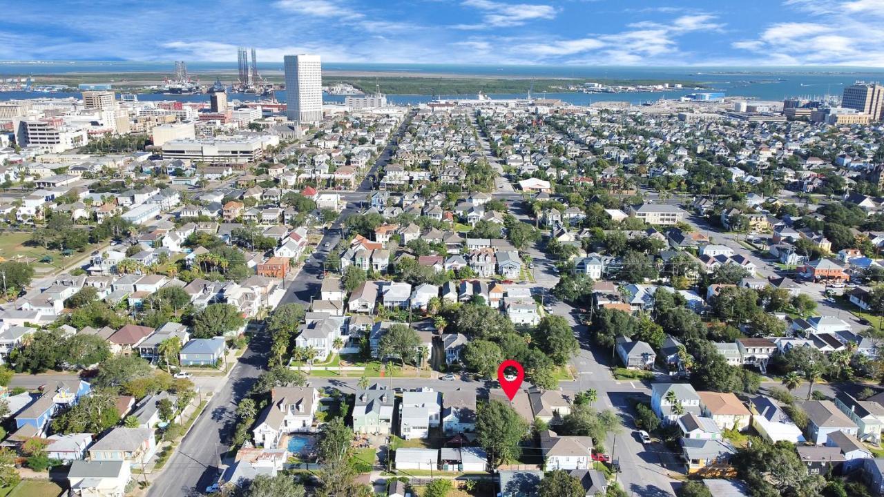 2 Kitchens,2 Living Rooms,4 Bedrooms-Close To All! Galveston Extérieur photo