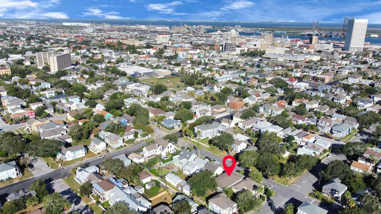 2 Kitchens,2 Living Rooms,4 Bedrooms-Close To All! Galveston Extérieur photo